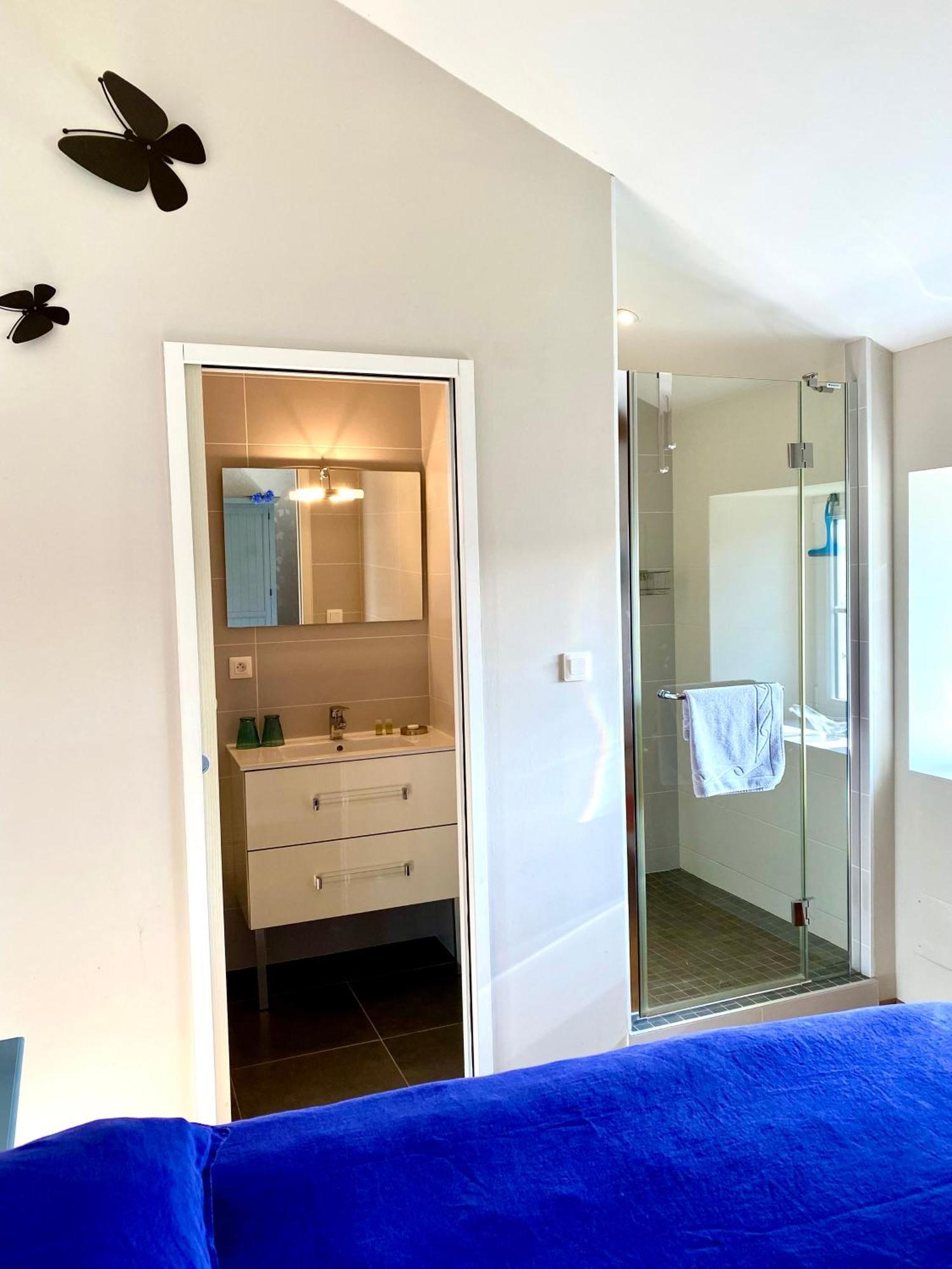 Aux Agapanthes, Chambres D'Hotes Charentaises De Charme Avec Piscine Aumagne Bagian luar foto